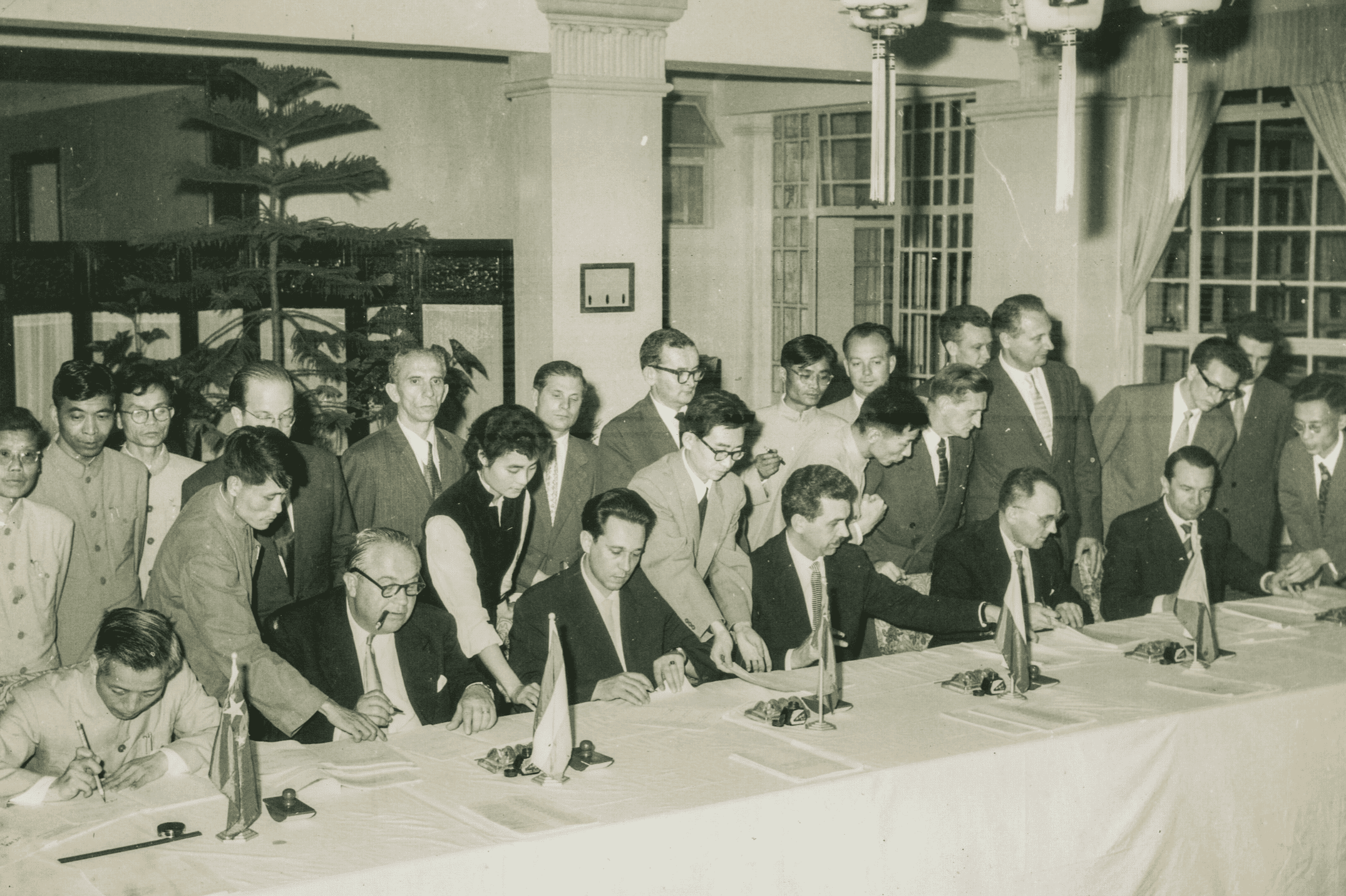 由中國(guó)、前蘇聯(lián)等6國(guó)聯(lián)合組建（中國(guó)首個(gè)電器氣候試驗(yàn)研究機(jī)構(gòu)）